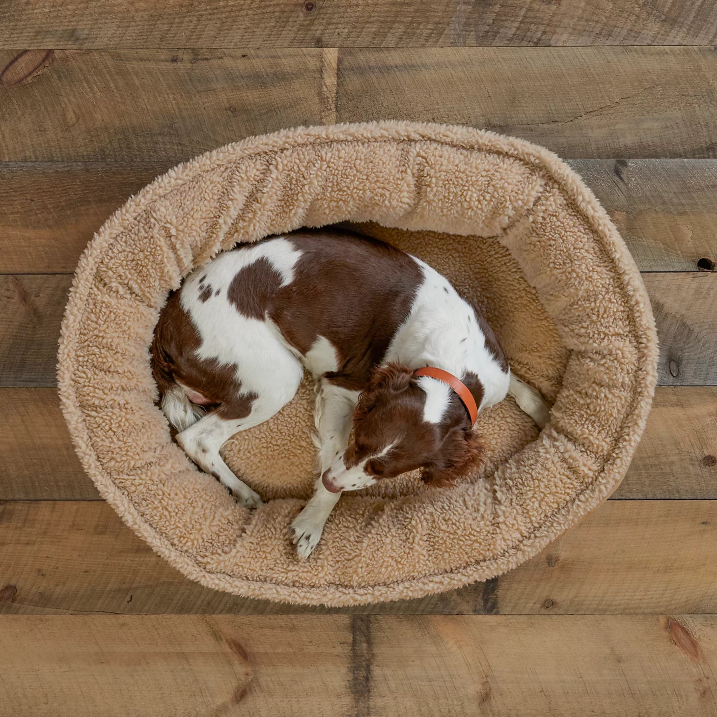 Orvis ComfortFill-Eco™ Wraparound Dog Bed with Fleece